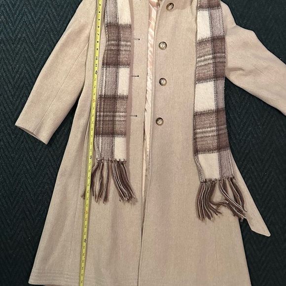 Vintage Women's Wool Trench Coat with removable Hood and Scarf - Picture 6 of 16